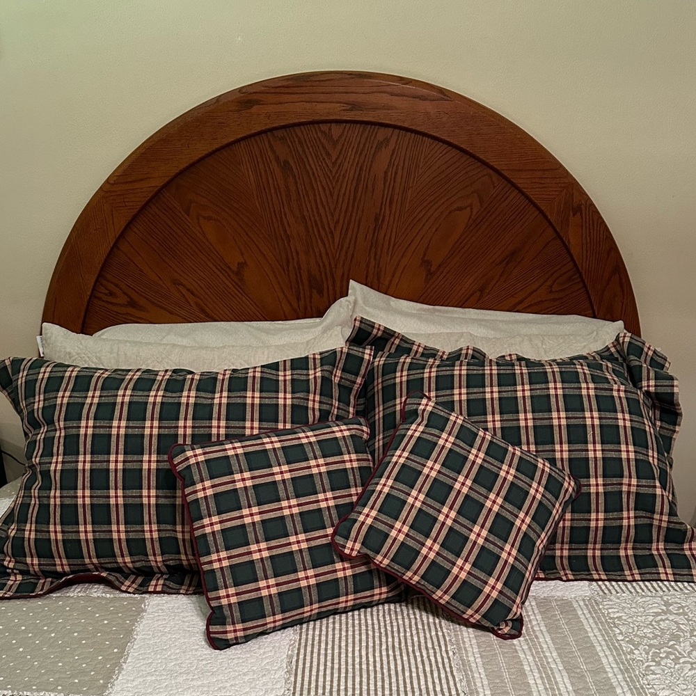 Custom Swag,pillow shams and throw pillows